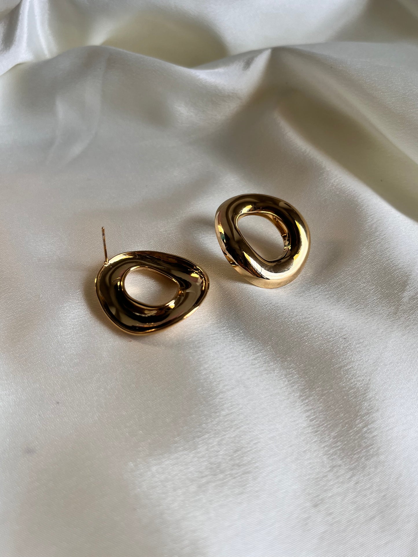 Classic Round Earings