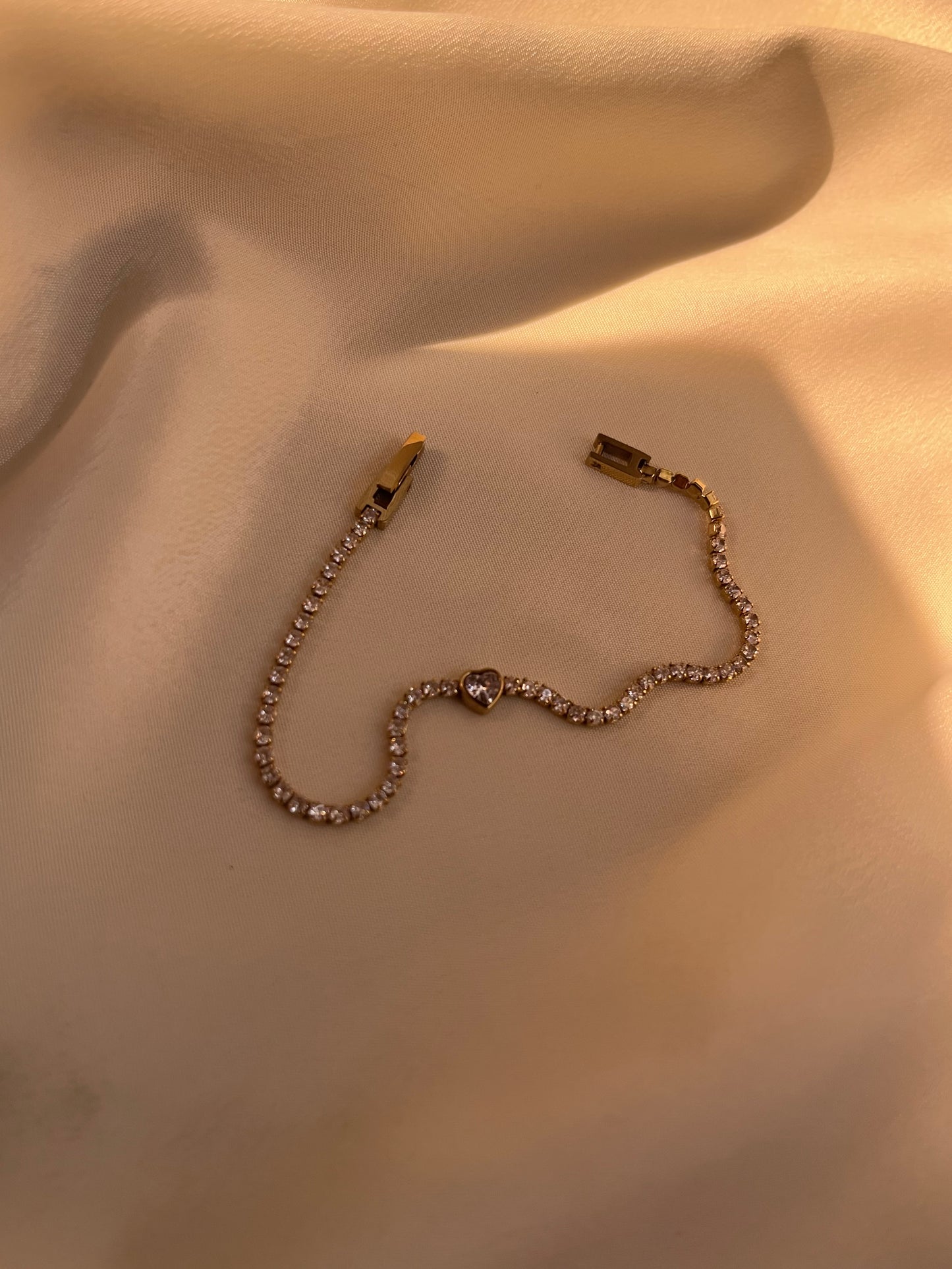 Heart tennis bracelet