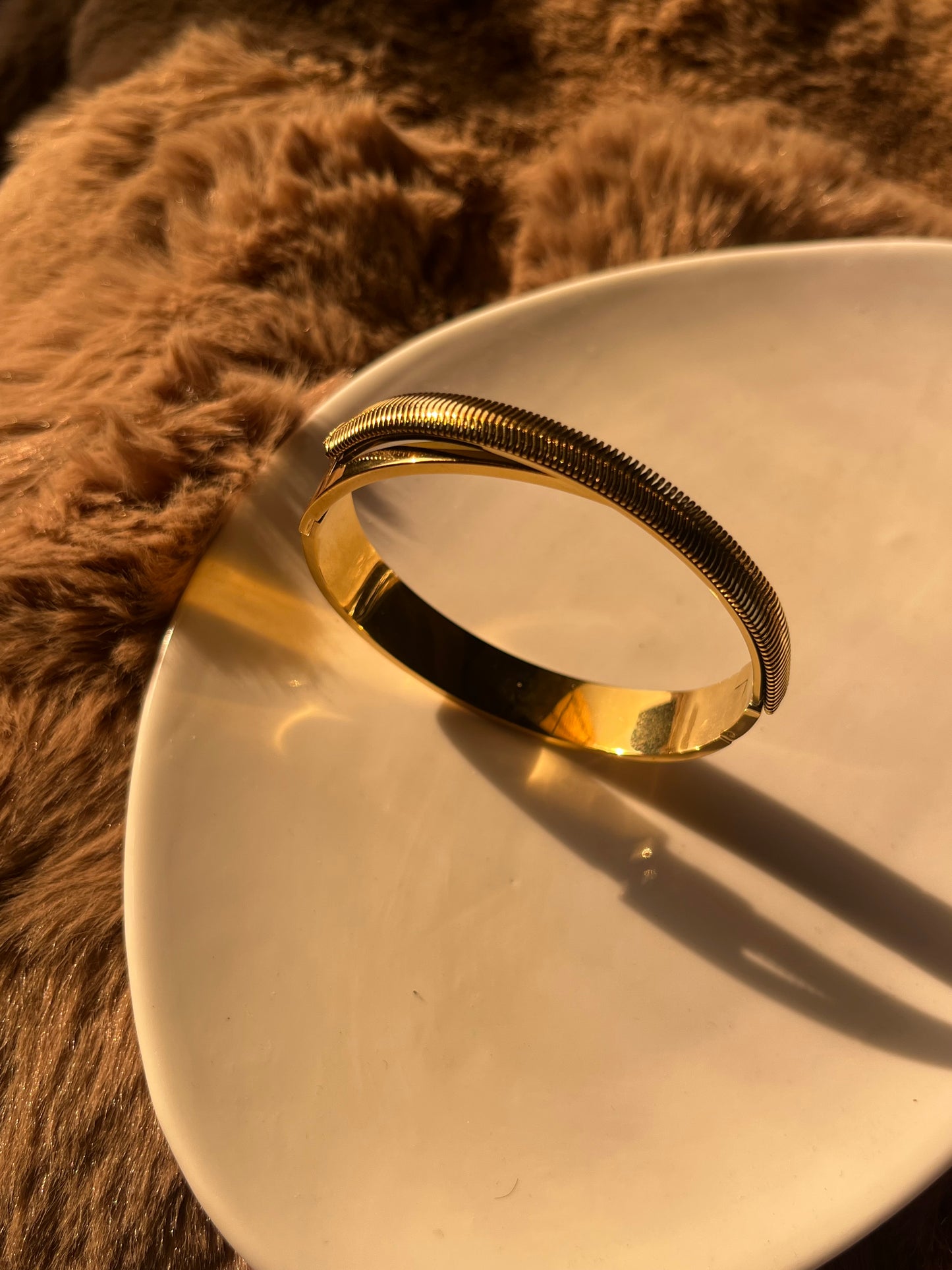 Snake design cuff