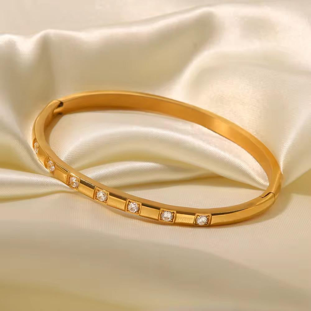 Amey Studded Bangle