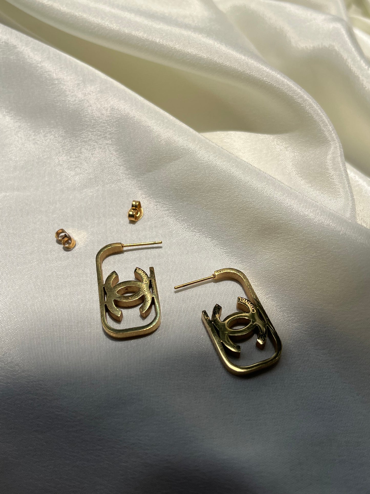 Classic cc earrings
