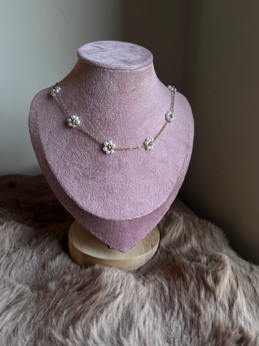White flower chain