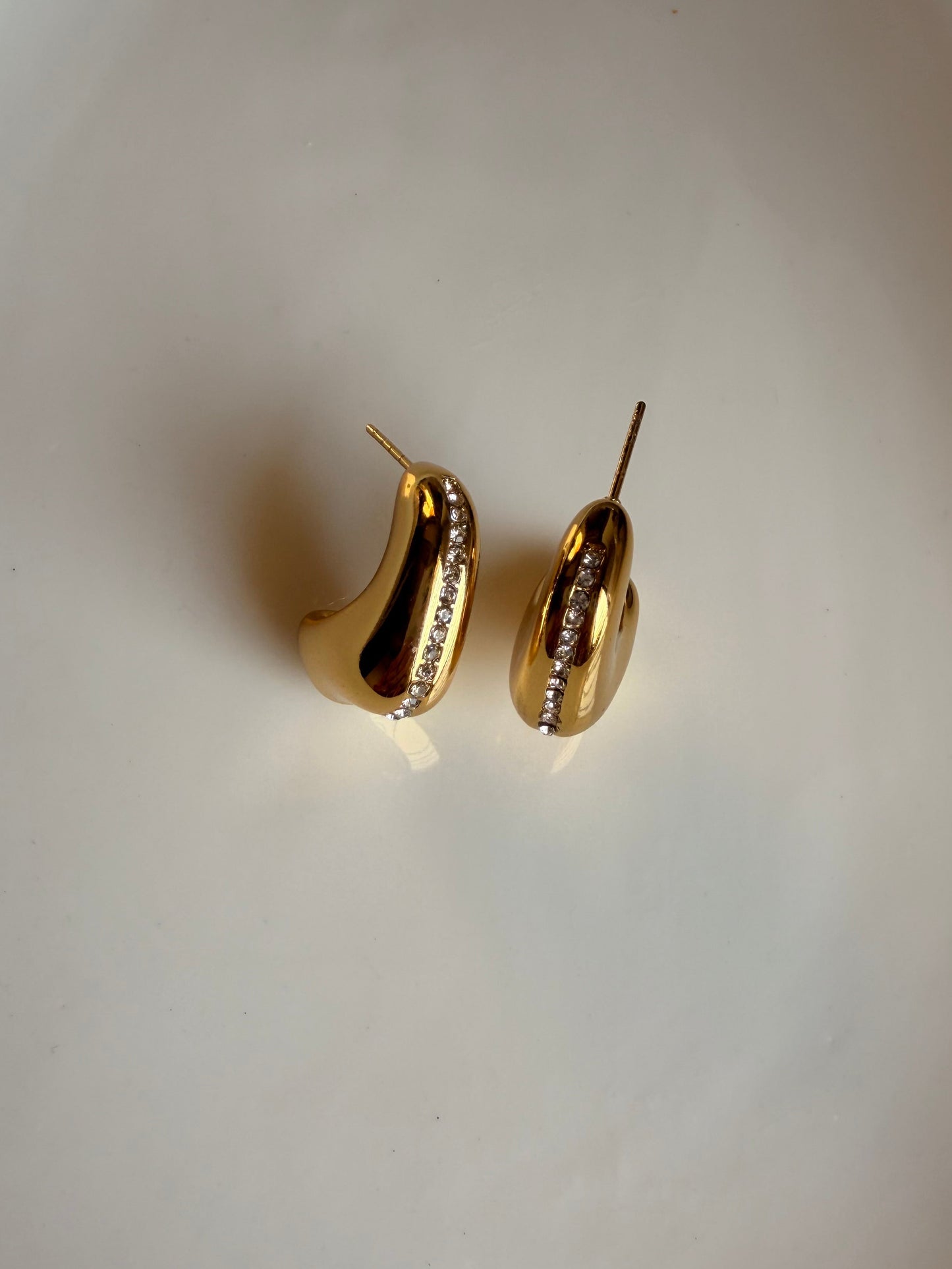 Curve Studs