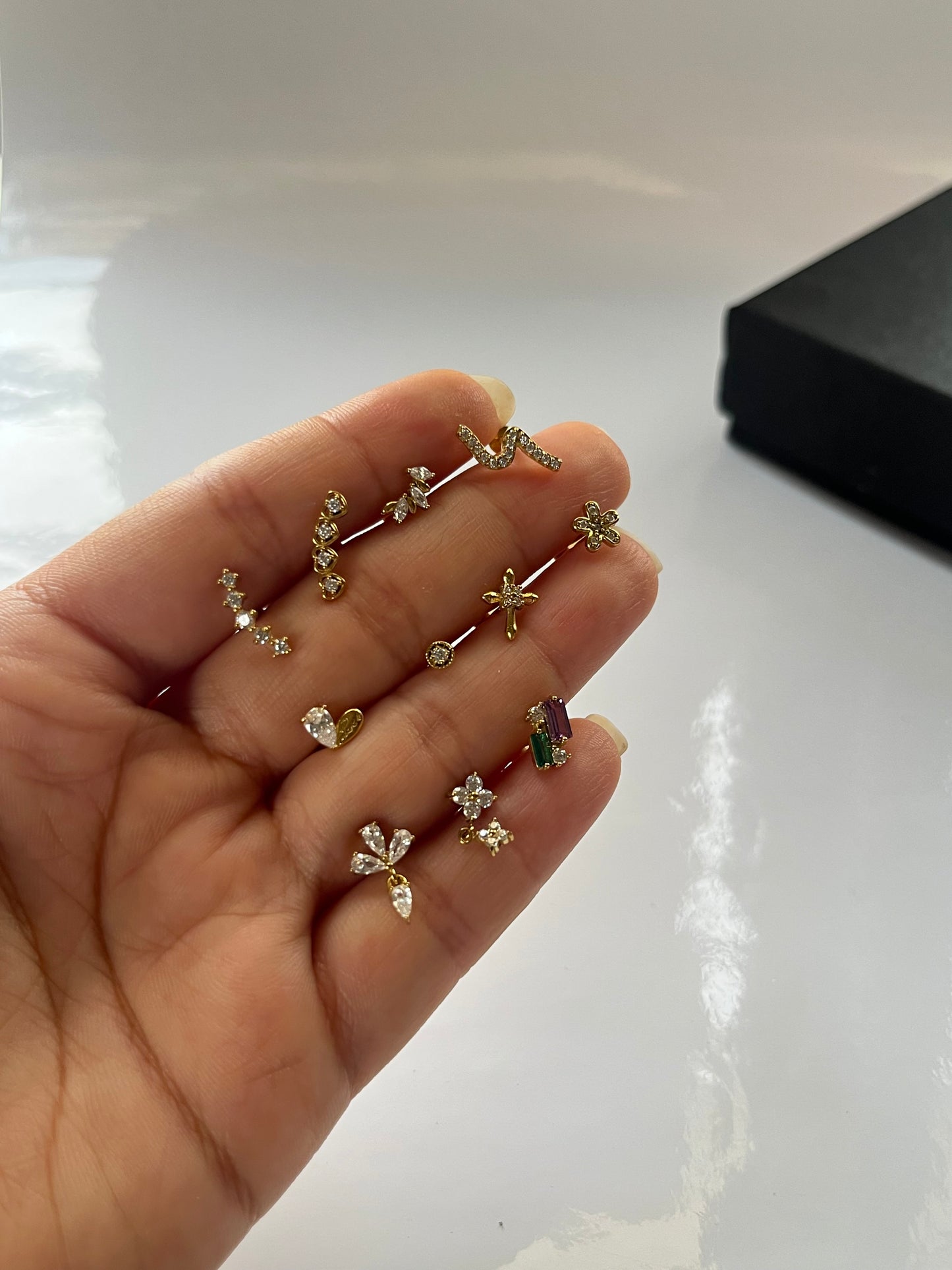 Flower Hanging Single stud
