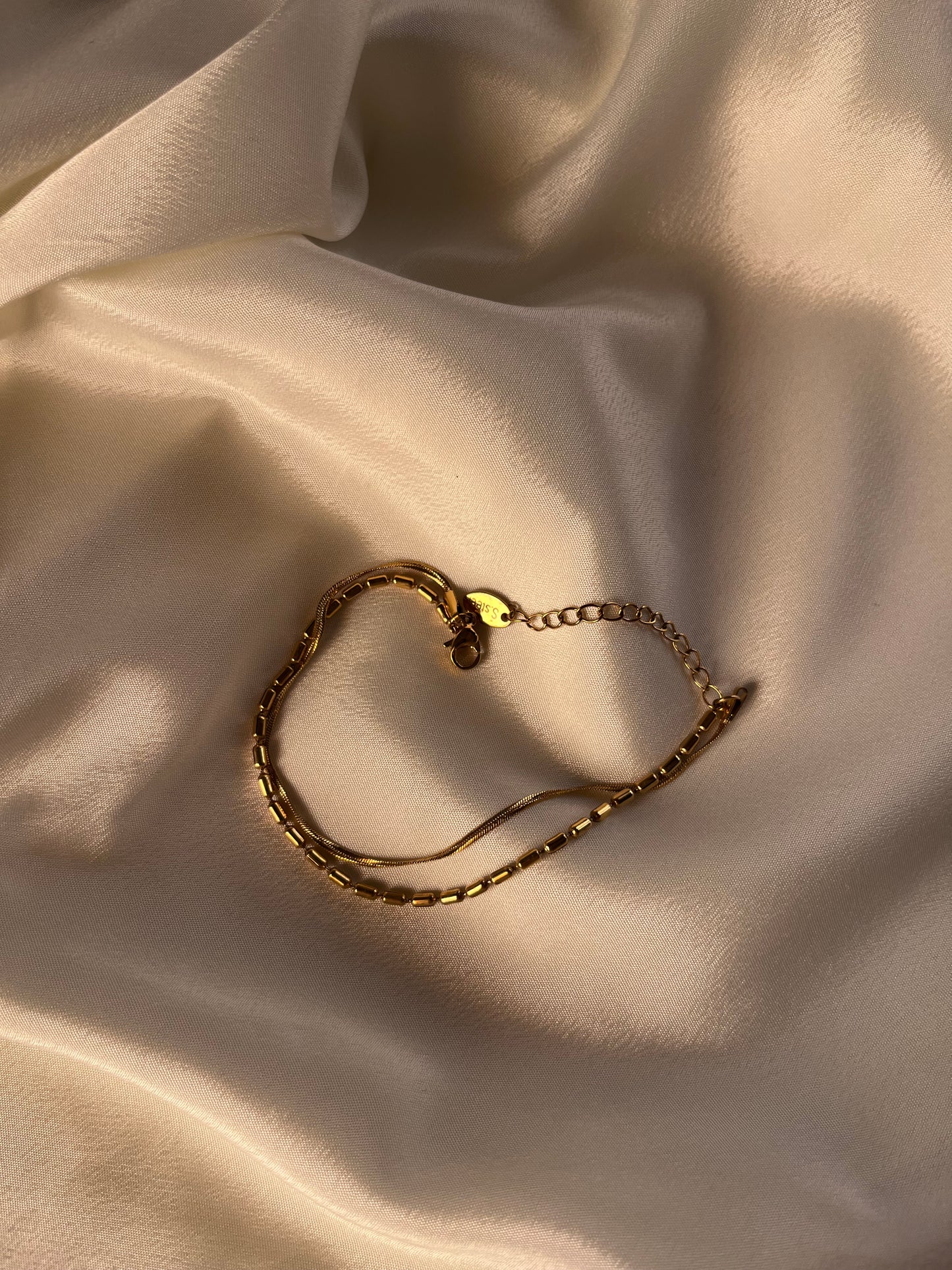 Double layered bracelet