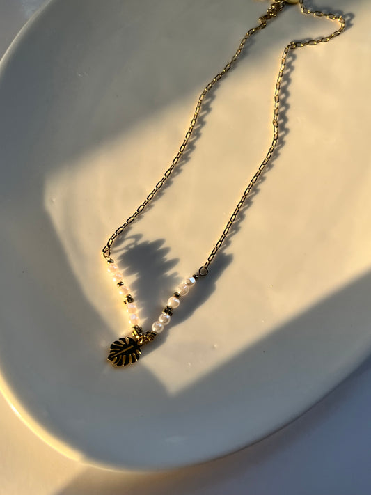 Leaf with pearl