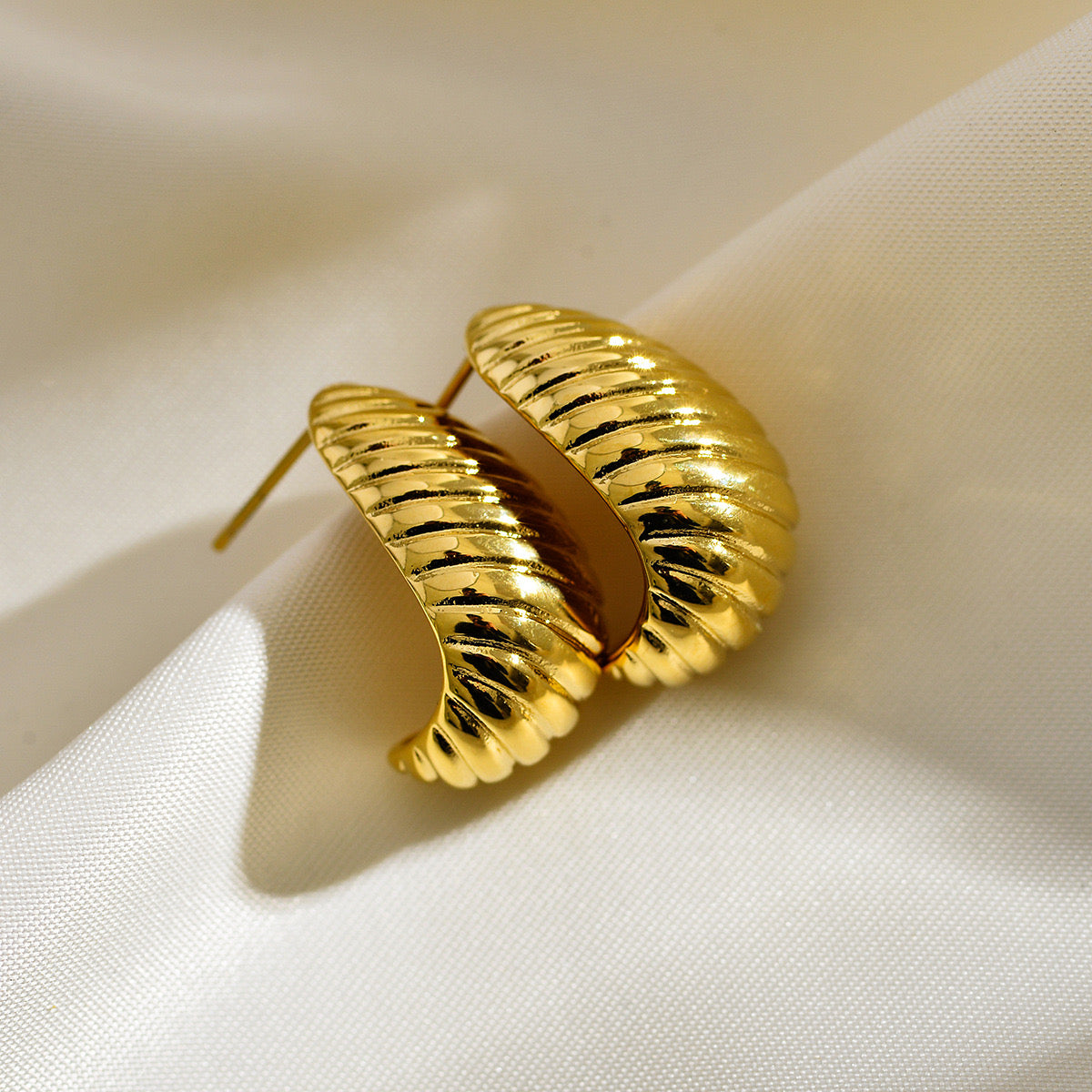 Croissant golden