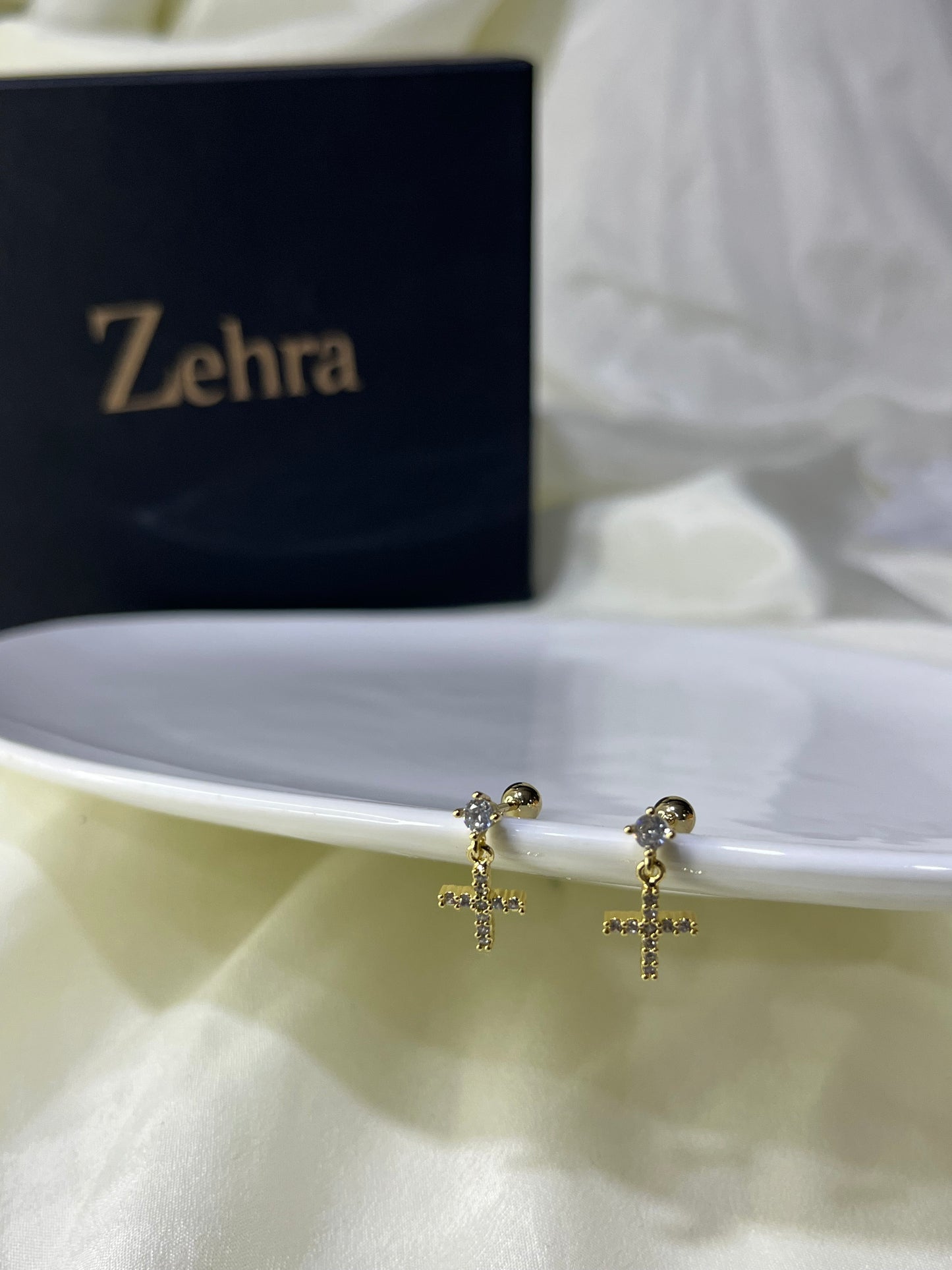 Criss Cross Studs Pair