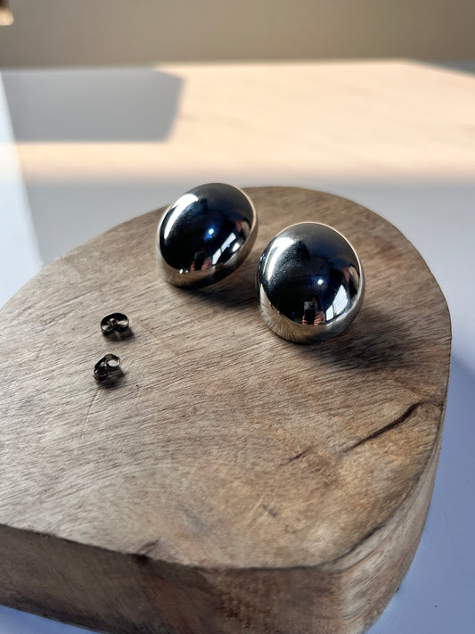 Stone studs
