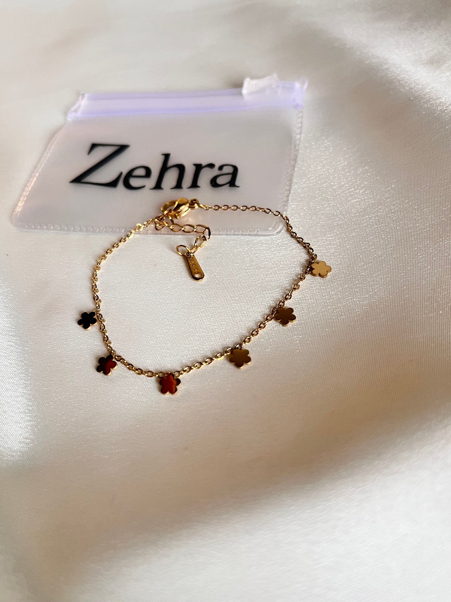 Tiny Flower Bracelet