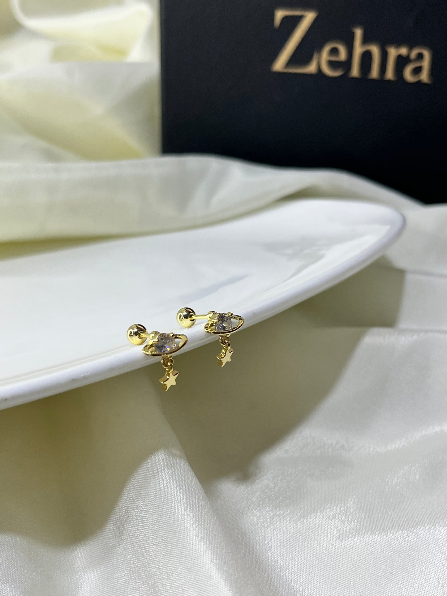 Star Hanging studs Pair