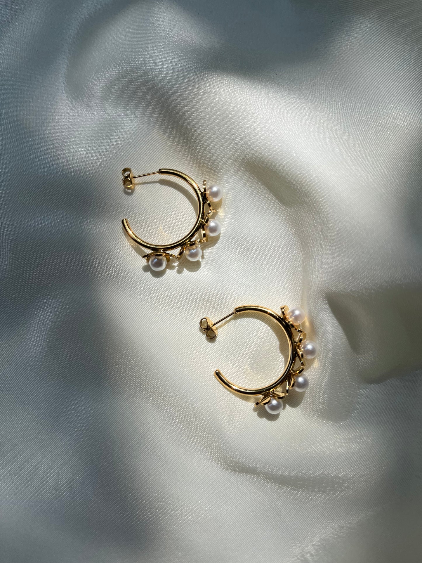 Daisy Pearl Hoops