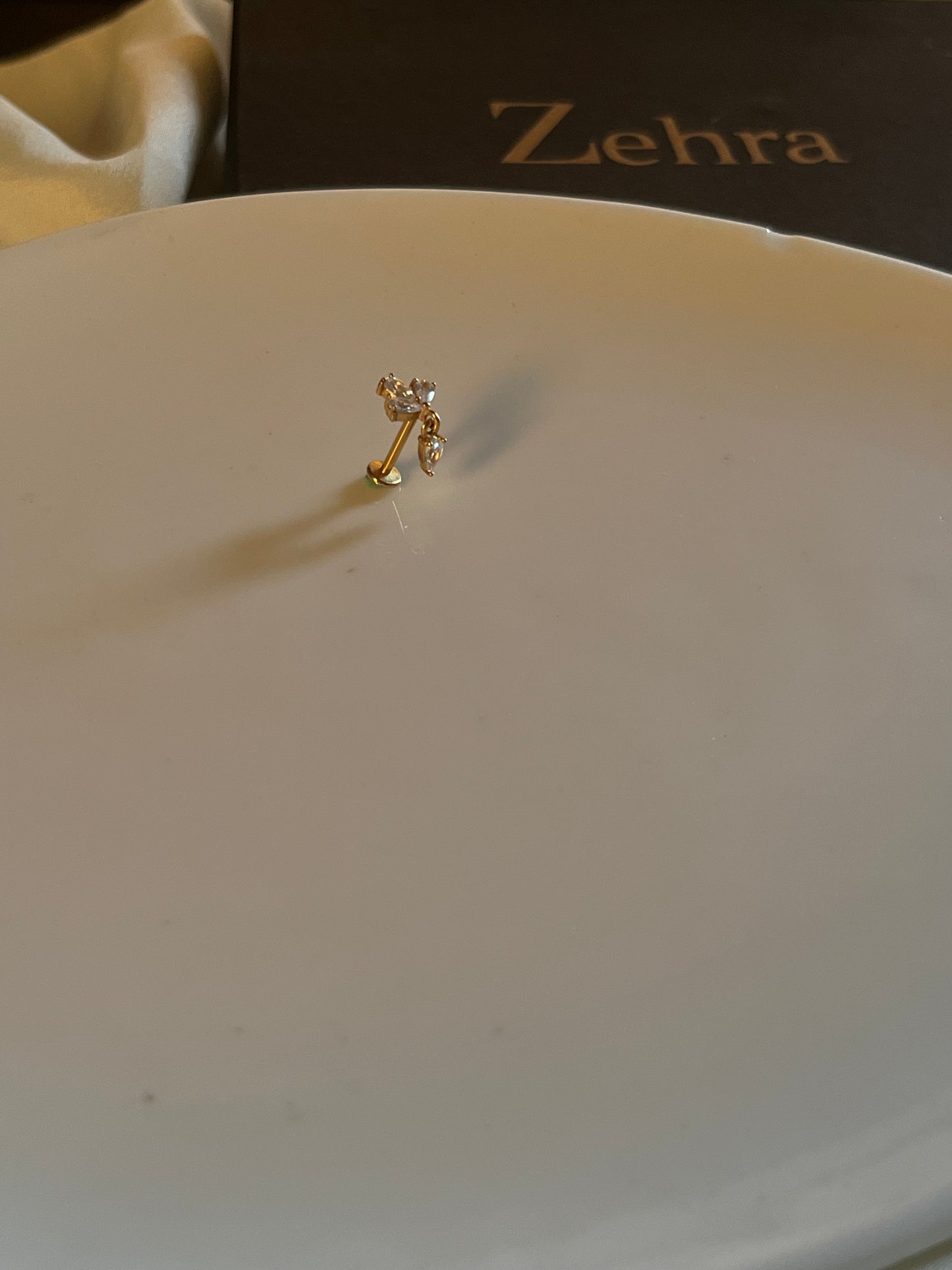Leaf Hanging Single Stud