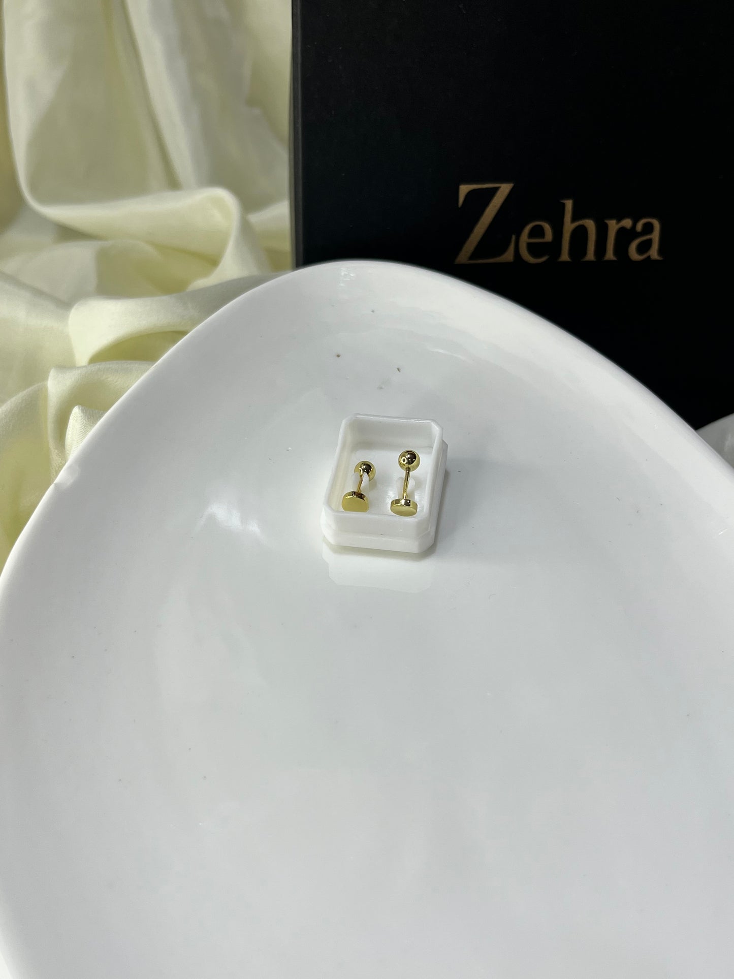 Plain Stud Pair