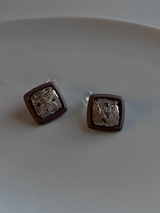 Silver brown studs