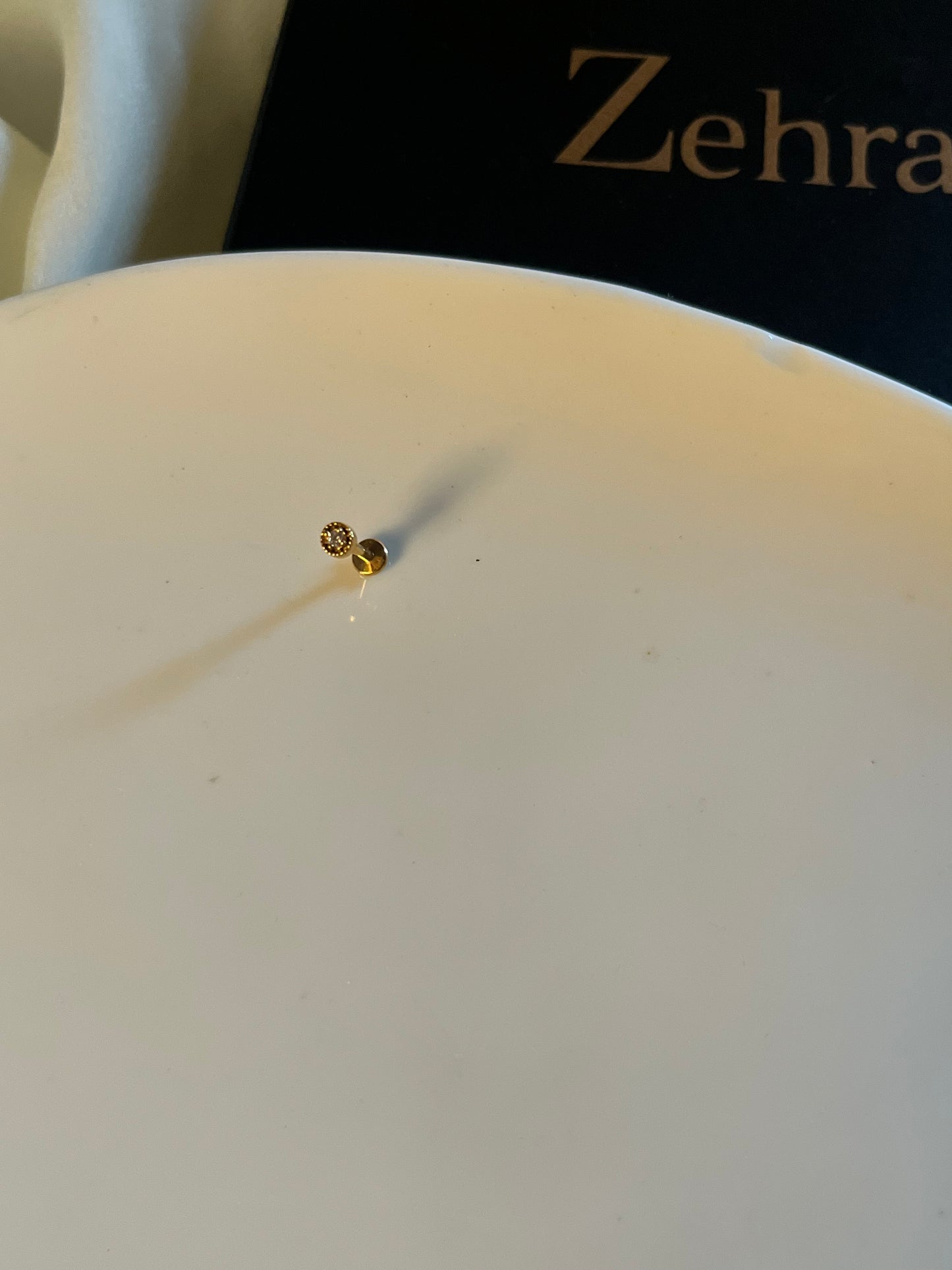 Round Single Stud