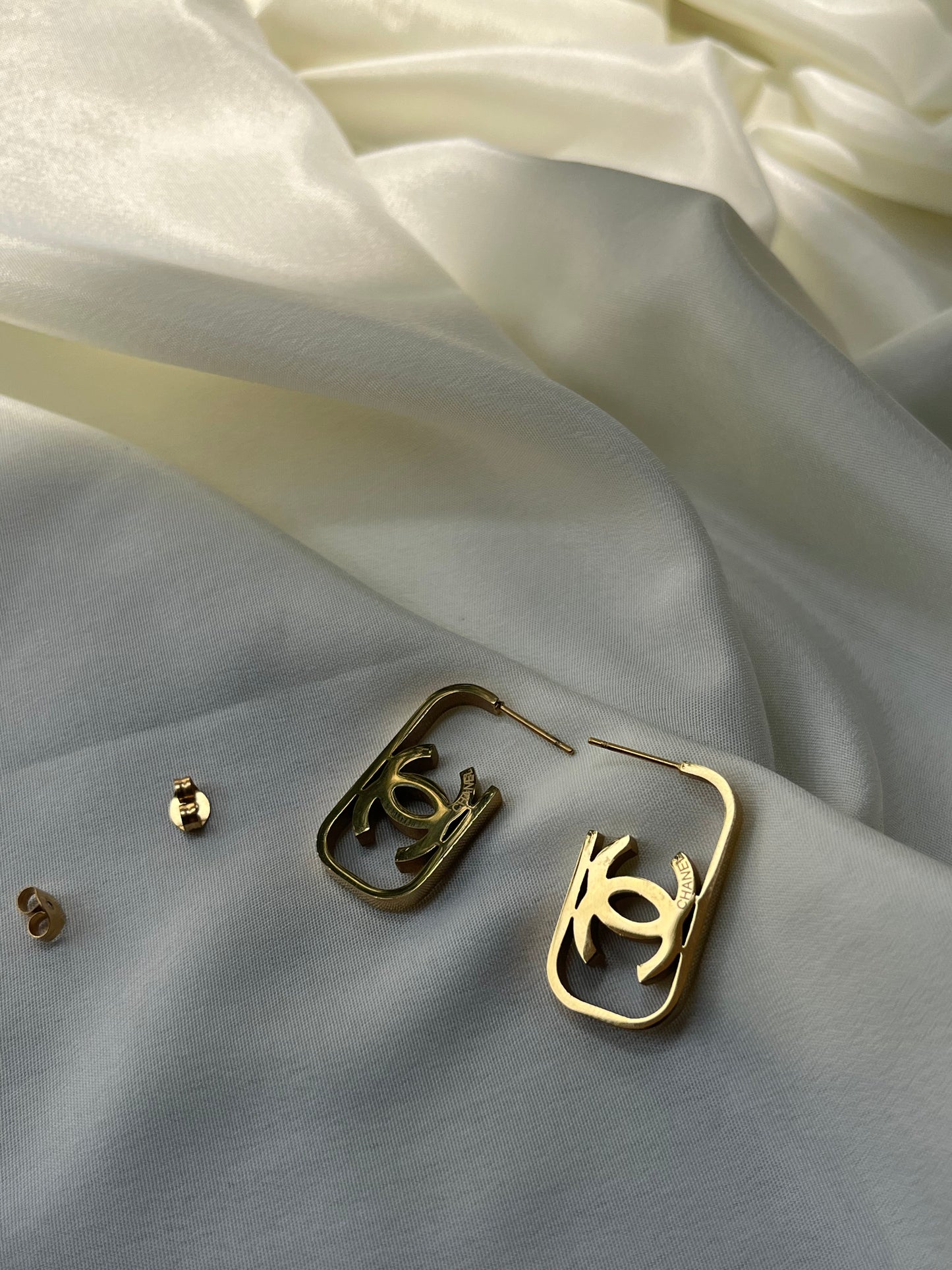 Classic cc earrings
