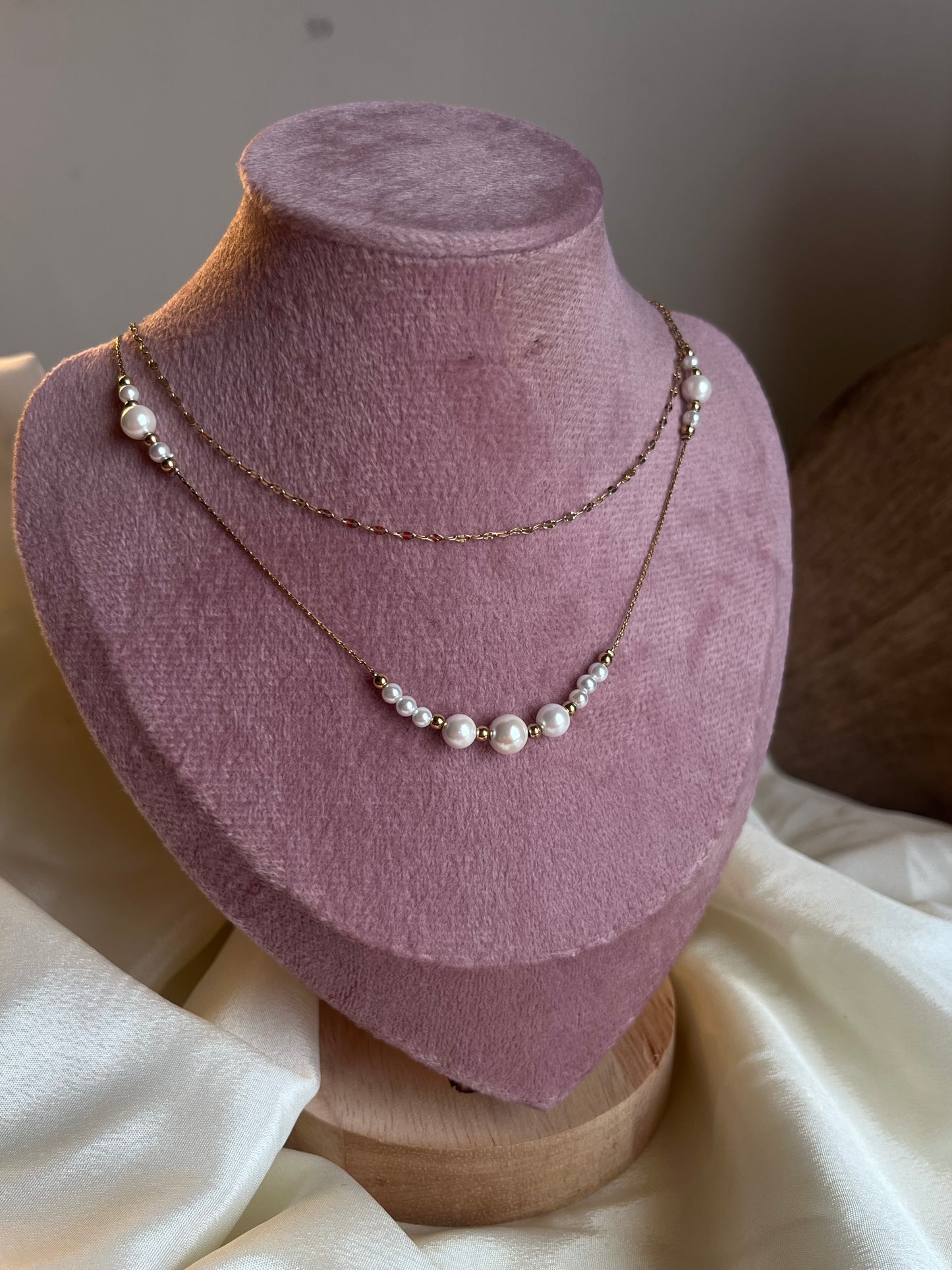 Double layered Pearl sleek chain