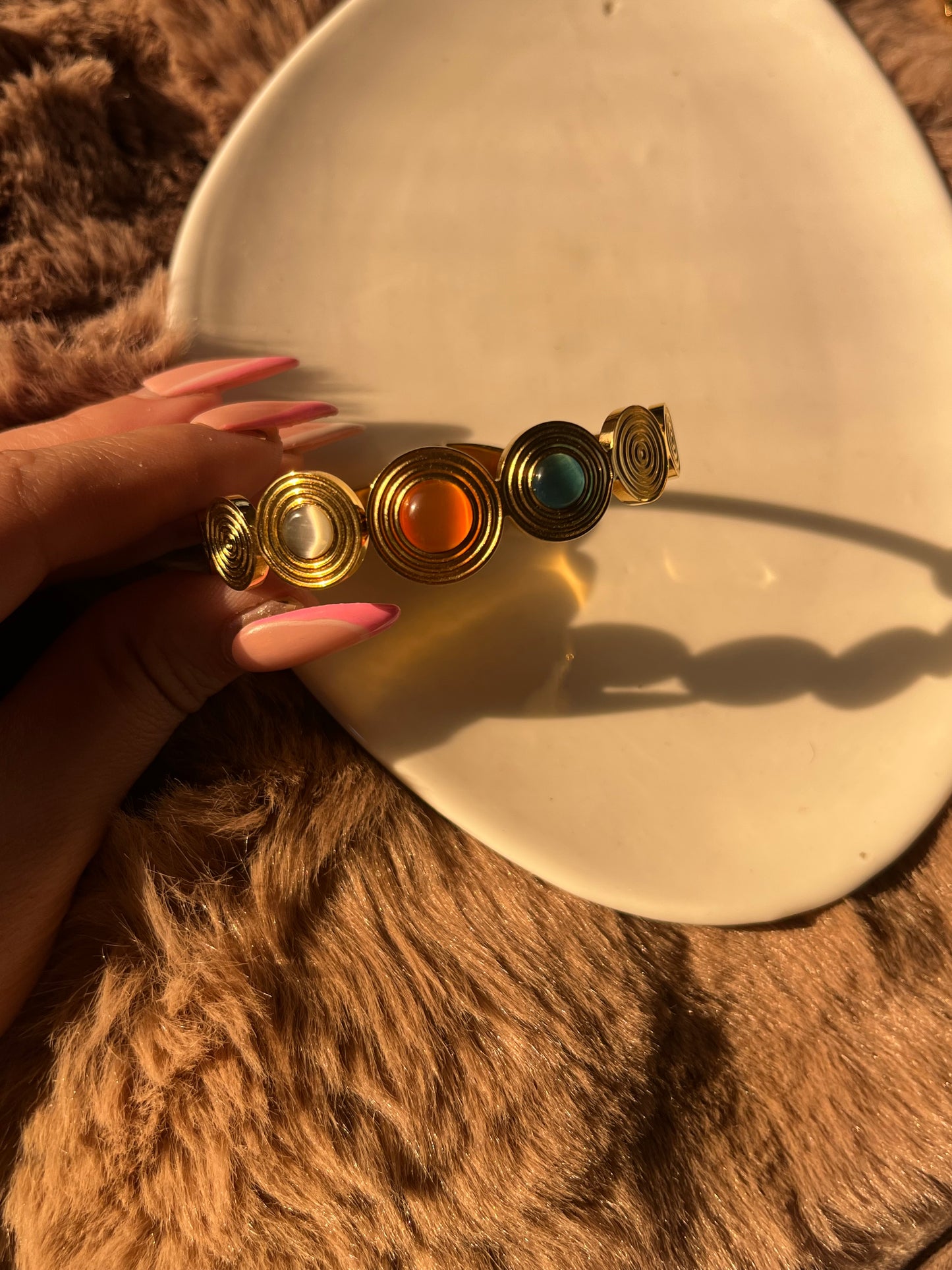 Multicoloured stones cuff